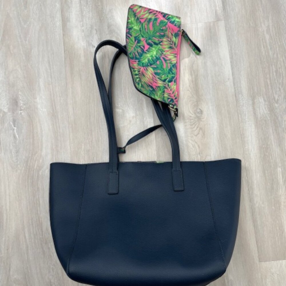 Tommy Bahama Reversable Tote with detachable clutch